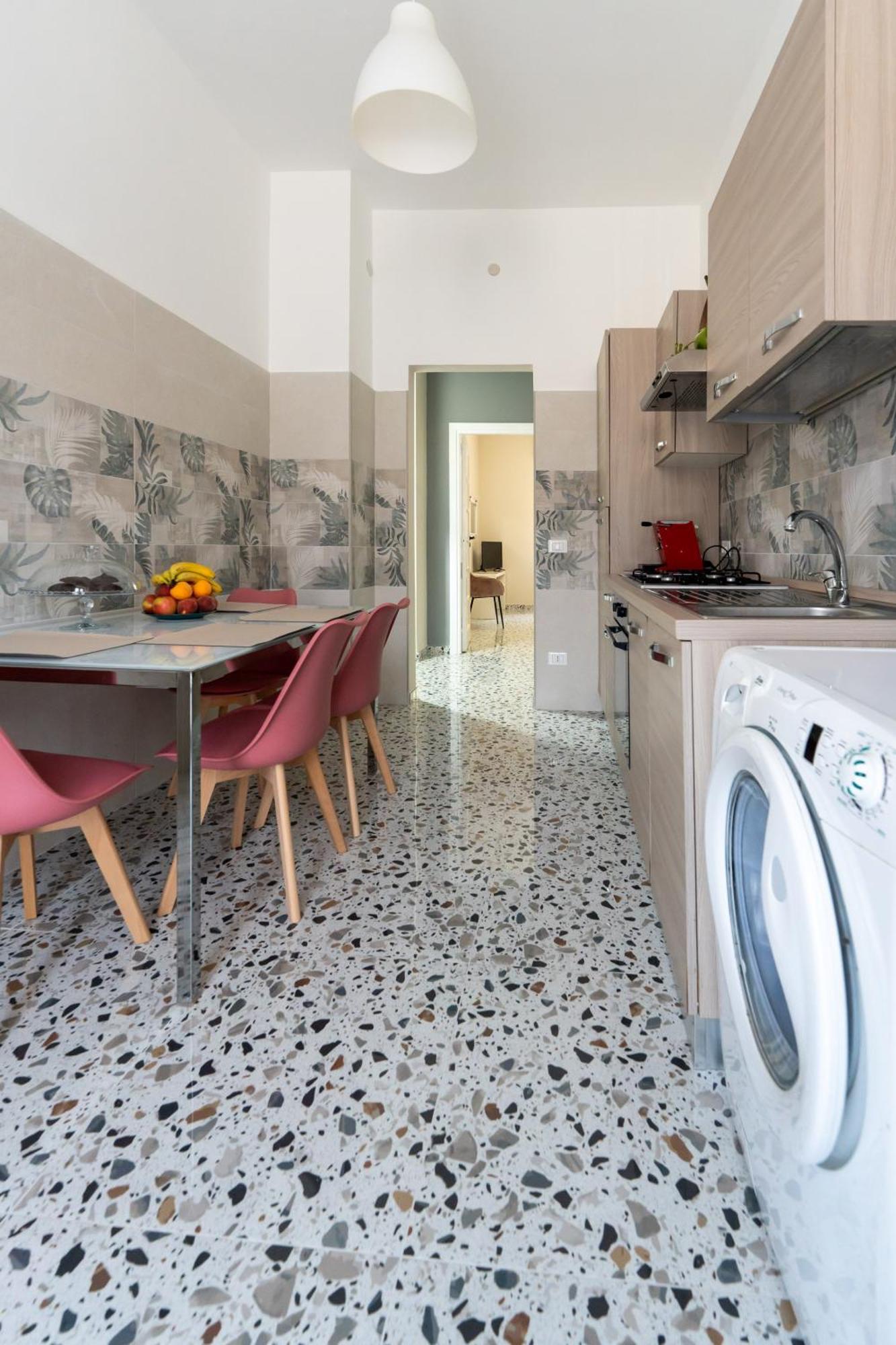 L'Affaccio Sulla Piazza Apartment อาเวซซาโน ภายนอก รูปภาพ