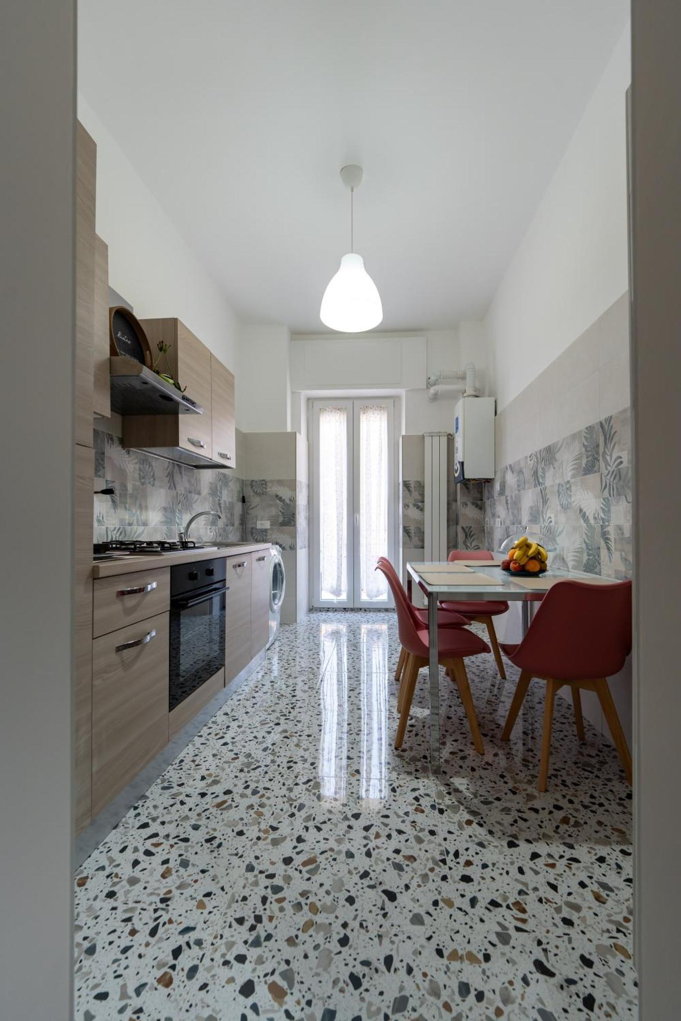 L'Affaccio Sulla Piazza Apartment อาเวซซาโน ภายนอก รูปภาพ
