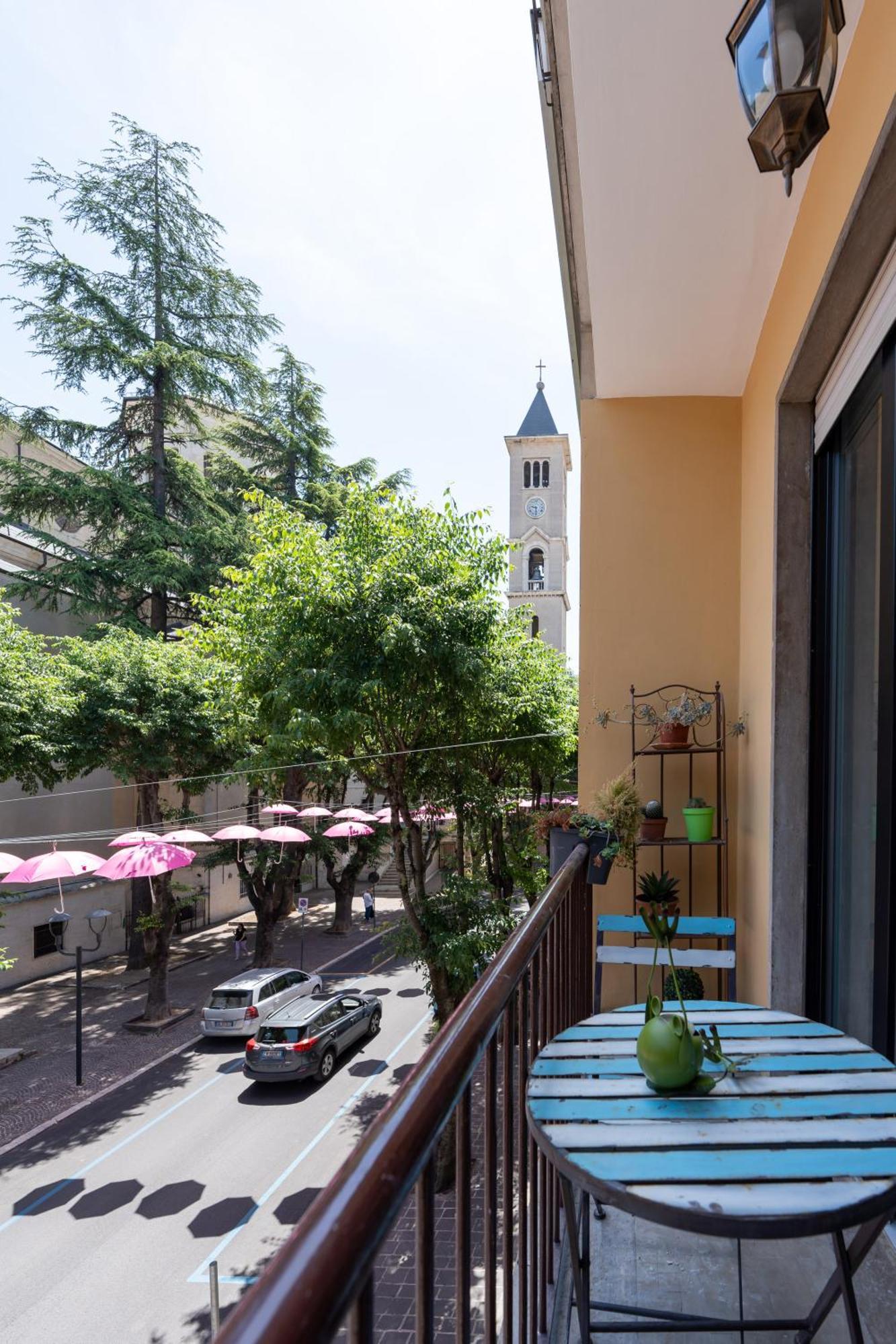 L'Affaccio Sulla Piazza Apartment อาเวซซาโน ภายนอก รูปภาพ
