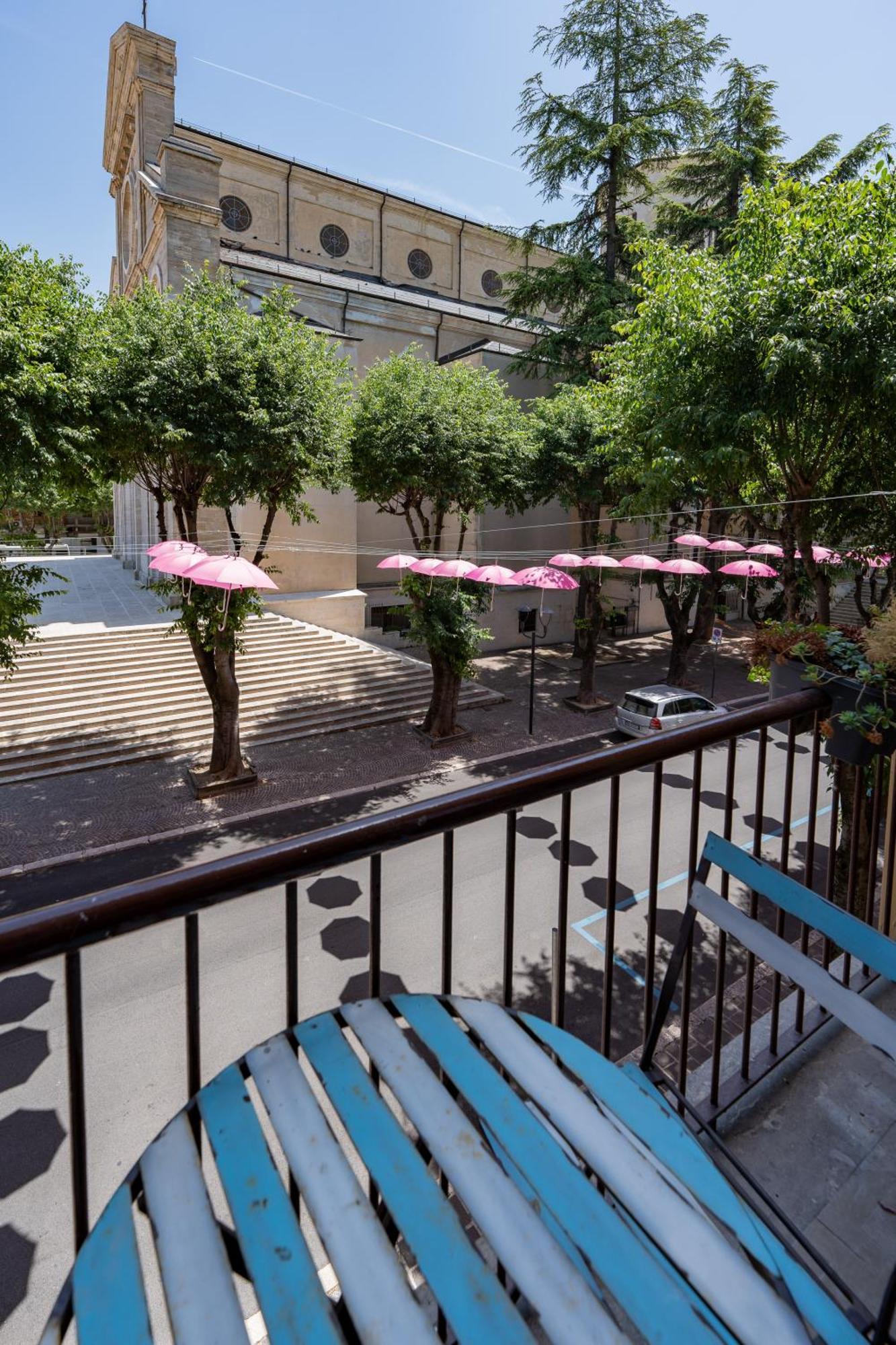 L'Affaccio Sulla Piazza Apartment อาเวซซาโน ภายนอก รูปภาพ